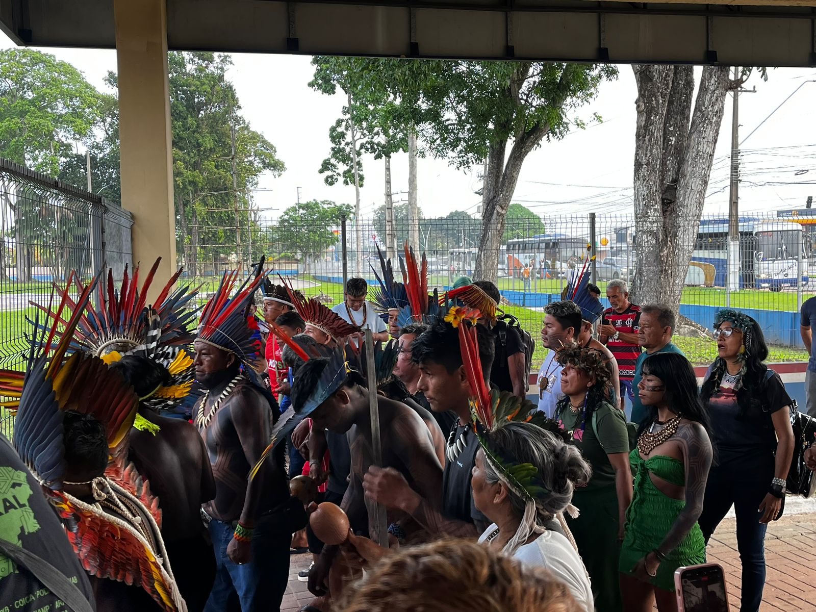 Indígenas protestam contra o fim do Sistema Modular de Ensino