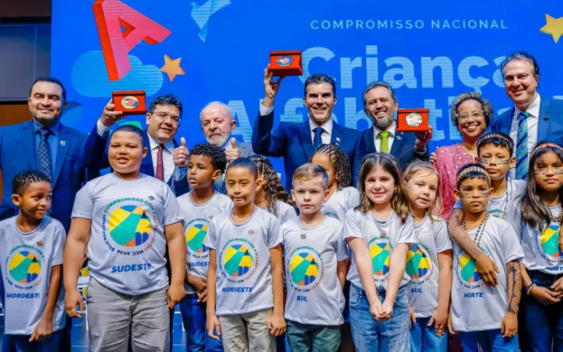 Helder m4ta aula de transparência e maquia desempenho para melhorar Ideb no Pará