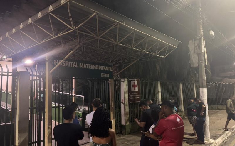 Familiares vão para frente do HMI pressionar por atendimento de gestante