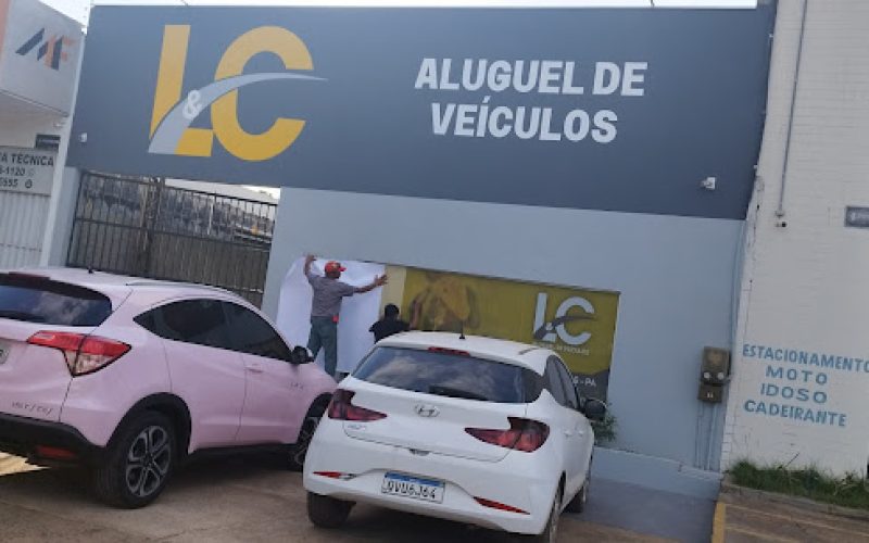 Sem dinheiro para marmitas ou bolsas de estágio, Toni renova contrato milionário com empresa da família